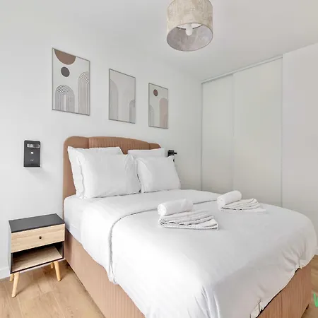 Charming With Balcony- 6p- Proche Paris