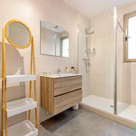 Charming With Balcony- 6p- Proche Paris Apartament